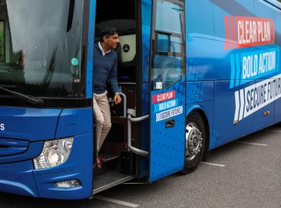 economic fears take center stage in final day of uk election campaigning