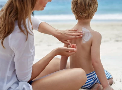 us swelters under sun and sunscreen misinformation us swelters under sun and sunscreen misinformation