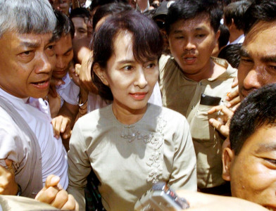 myanmar democracy icon suu kyi released