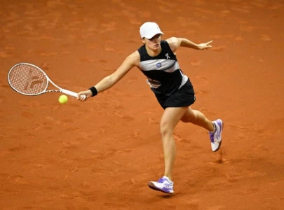 swiatek makes winning return swiatek makes winning return