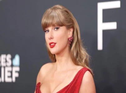 taylor swift becomes youngest woman in songwriters hall of fame