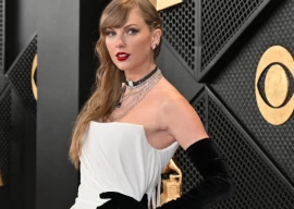 ariana grande fan s 2021 tweet predicted taylor swift s lyrics about travis kelce in wood ariana grande fan s 2021 tweet predicted taylor swift s lyrics about travis kelce in wood