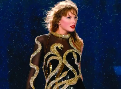 swift debuts look what you made me do taylor s version swift debuts look what you made me do taylor s version