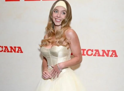 sydney sweeney makes red carpet return amid ad backlash sydney sweeney makes red carpet return amid ad backlash