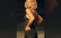 sydney sweeney returns to american eagle in short shorts after last year s jeans controversy sydney sweeney returns to american eagle in short shorts after last year s jeans controversy