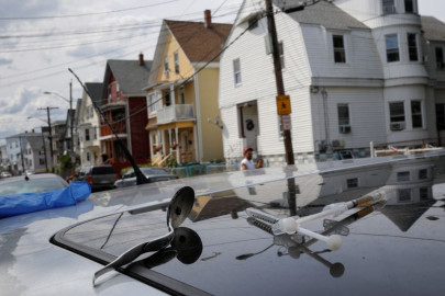 us drug overdose deaths rise to record 93 000 during pandemic