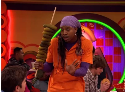 icarly t bo actor resurfaces as breakfast bagel brand goes viral on tiktok