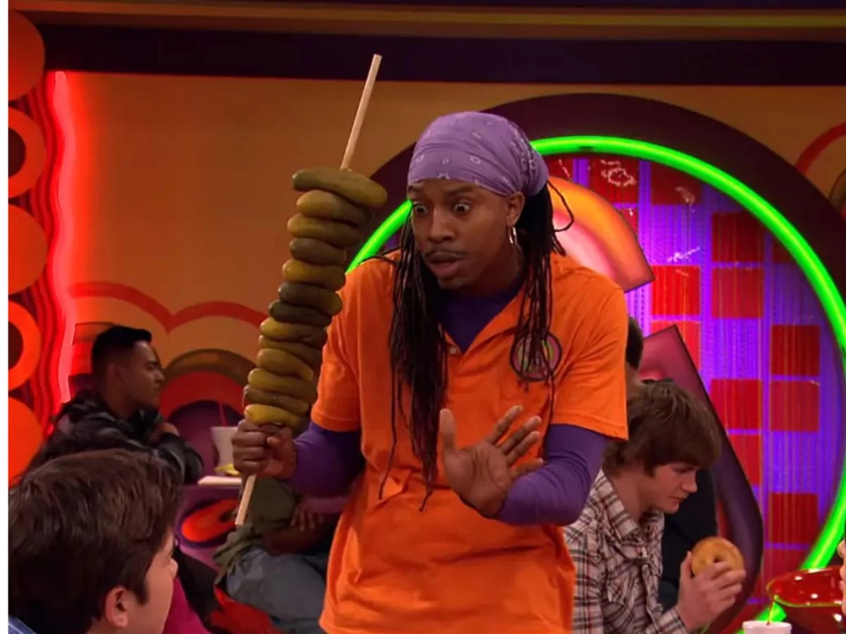 icarly t bo actor resurfaces as breakfast bagel brand goes viral on tiktok