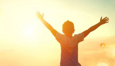 7 reasons you should soak up the sun daily