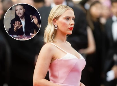 it really offends a lot of people why scarlett johansson refuses to take photos with fans in public it really offends a lot of people why scarlett johansson refuses to take photos with fans in public