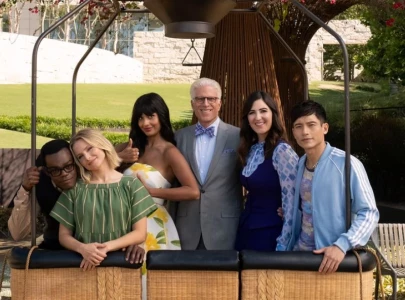 the ultimate list of bingeworthy sitcoms to watch with your family this weekend the ultimate list of bingeworthy sitcoms to watch with your family this weekend