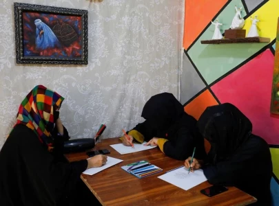 art therapy offers relief to afghan women struggling with mental health