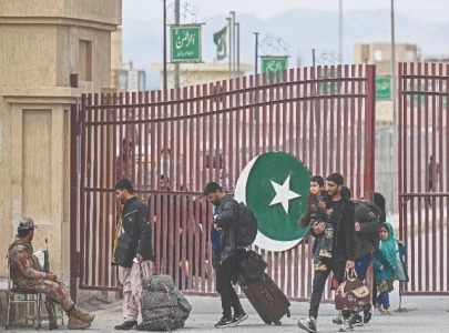 gulf war 1 979 pakistanis arrive via taftan