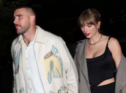 taylor swift and travis kelce spotted hand in hand in new york city after chiefs win