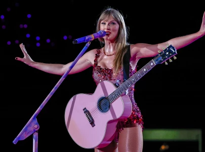 taylor swift delays rio de janeiro concert amid sweltering heat after fan dies taylor swift delays rio de janeiro concert amid sweltering heat after fan dies