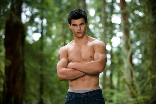 taylor lautner reveals he struggled with body image issues after filming twilight taylor lautner reveals he struggled with body image issues after filming twilight