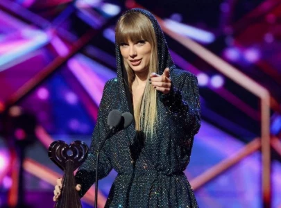 taylor swift s the tortured poets department breaks records 11th week at no 1 on billboard 200