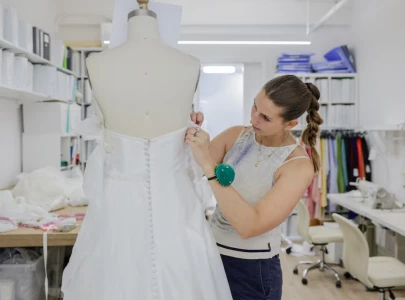 taylor swift wedding dress fever puts bridal brands on high alert