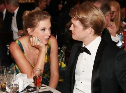 taylor swift s tortured poet s department is fortnight about joe alwyn