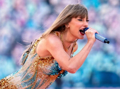 sold out taylor swift concerts rake in billions but is swiftonomics real
