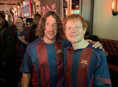 ed sheeran and carles puyol go wild celebrating barcelona goal in new york ed sheeran and carles puyol go wild celebrating barcelona goal in new york