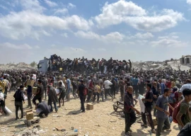 thousands protest in tel aviv against israeli govt move to expand gaza war