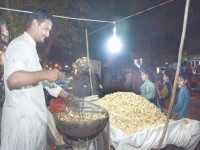 s winter settles into the city of food lovers its presence drifts through the air the warm earthy aroma of freshly roasted peanuts in the cooling breeze and crackling shells karachi embraces the season of shawls oversized jackets and vintage sweaters photo jalal qureshi express