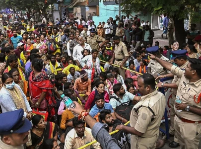 indian temple stampede kills nine injures several