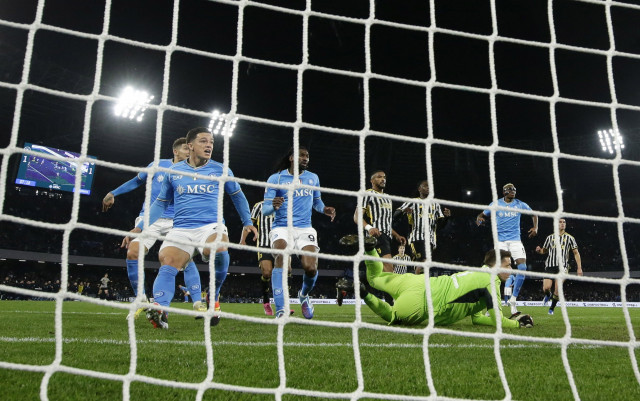 ten hag says gap between man utd and man city not that big