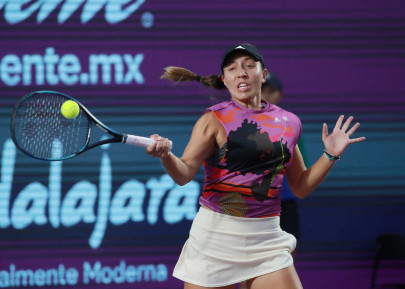 pegula reaches guadalajara final