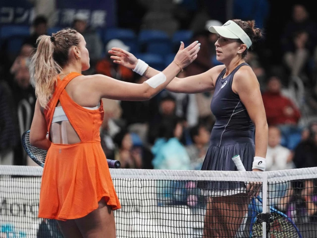switzerland s belinda bencic r and usa s sofia kenin approach each other for a hug after their women s singles semi finals at the pan pacific open tennis tournament in tokyo on october 25 2025 photo afp switzerland s belinda bencic r and usa s sofia kenin approach each other for a hug after their women s singles semi finals at the pan pacific open tennis tournament in tokyo on october 25 2025 photo afp