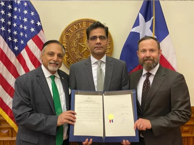 left to right state representative dr suleman lalani pakistan s consul general in texas muhammad aftab chaudhry and house speaker dustin burrows photo courtesy geo tv