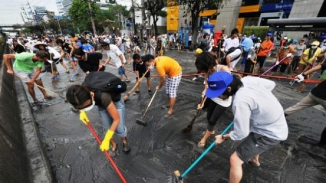 thai capital gets back to business after protests thai capital gets back to business after protests
