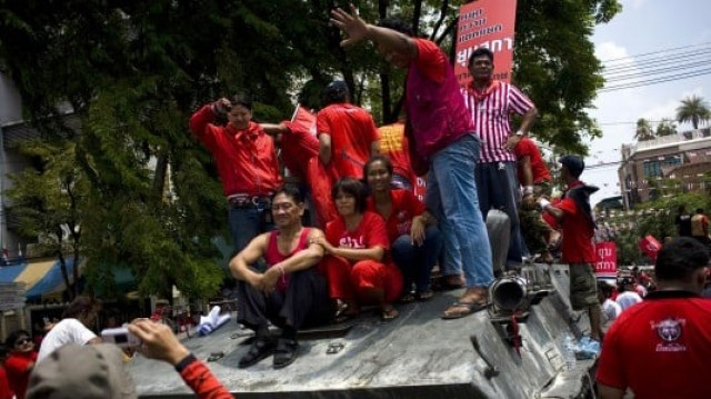 protesters defiant after bangkok clashes protesters defiant after bangkok clashes