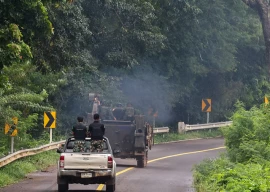 thai police fire rubber bullets tear gas at cambodian civilians thai police fire rubber bullets tear gas at cambodian civilians