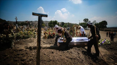 coronavirus deaths in americas surpass 250 000