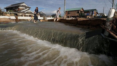 death toll in japan floods rises to 50