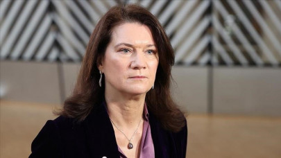 swedish foreign minister signs application for nato bid