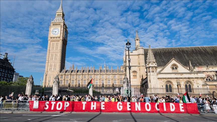 pro palestinian supporters gather in westminster to form a human chain around parliament to coincide with the newly elected parliament s first day of business in london united kingdom on july 18 2024 photo anadolu agency