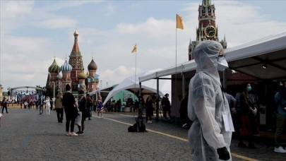 russia s daily coronavirus cases remain over 6 000