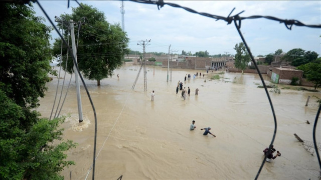 the sindh health department confirmed in a statement that over 170 000 people including 52 000 suffering from diarrhea photo aa the sindh health department confirmed in a statement that over 170 000 people including 52 000 suffering from diarrhea photo aa