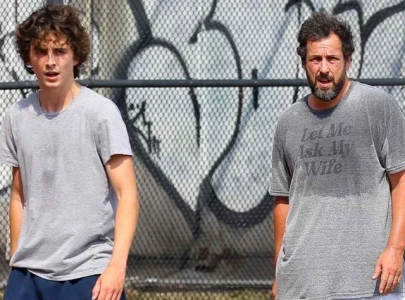 timoth e chalamet and adam sandler lose to high schoolers in viral basketball clip timoth e chalamet and adam sandler lose to high schoolers in viral basketball clip
