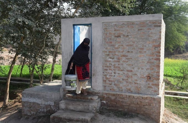 100 000 toilets to be built 100 000 toilets to be built
