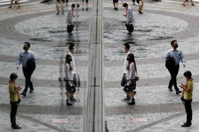 tokyo aims to lift covid 19 curbs on restaurants as cases fall media tokyo aims to lift covid 19 curbs on restaurants as cases fall media