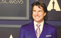 cruise s christmas cake includes tier for inner circle