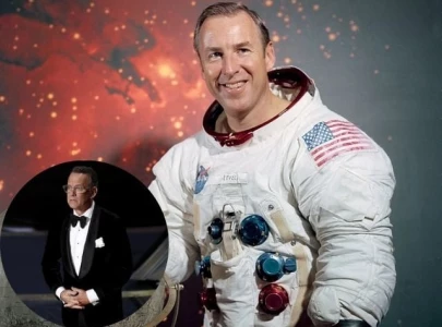 tom hanks remembers apollo 13 hero jim lovell after death at 97 tom hanks remembers apollo 13 hero jim lovell after death at 97