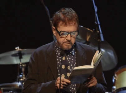 tom robbins counterculture novelist known for surreal storytelling dies at 92