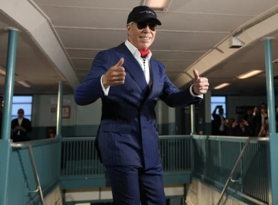 all aboard tommy hilfiger s star studded spring 2025 ready to wear show at nyfw