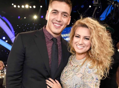 tori kelly announces first pregnancy with husband andr murillo tori kelly announces first pregnancy with husband andr murillo
