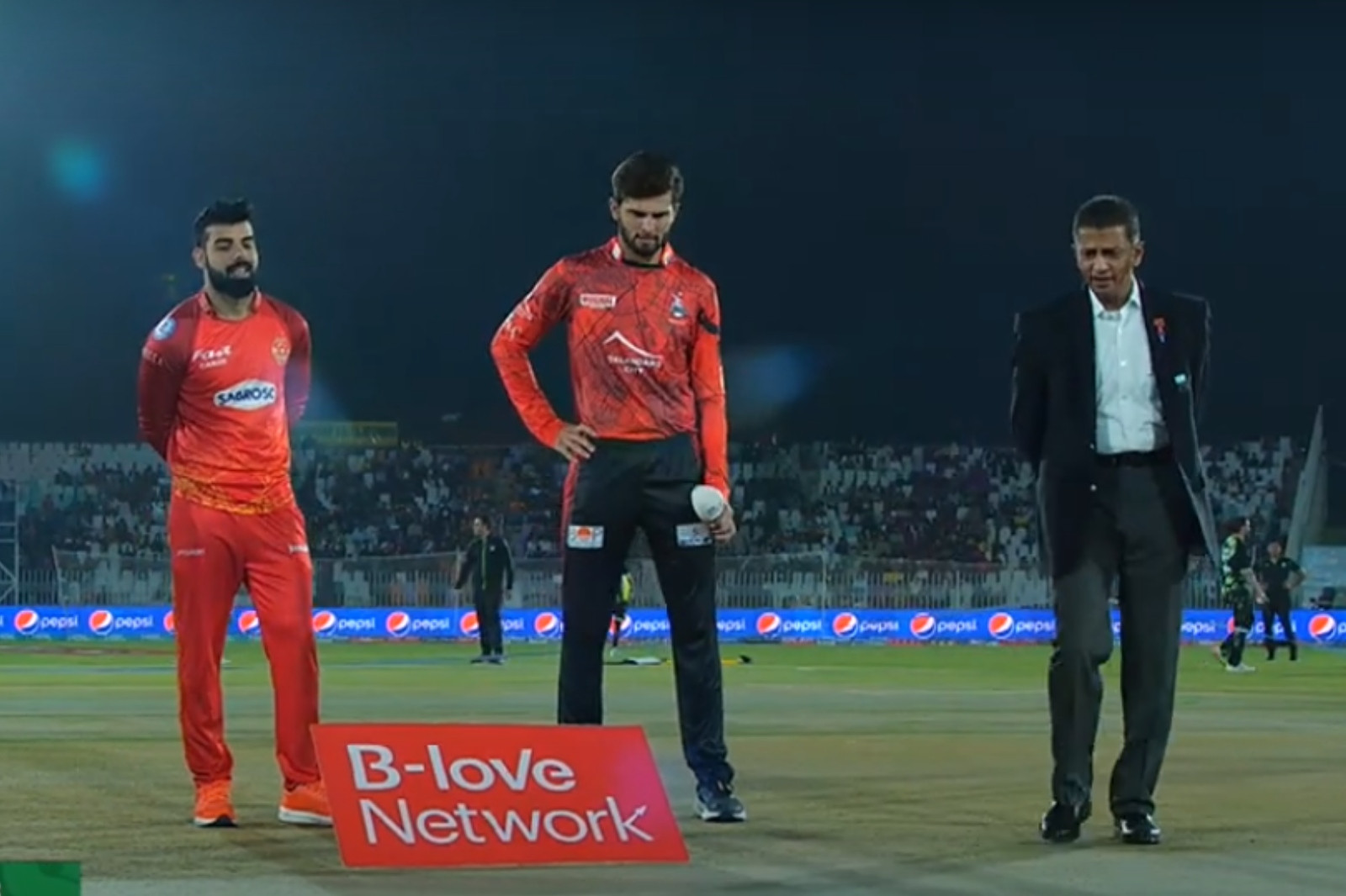 Islamabad United opts to bowl first against Lahore Qalandars  tribune.com.pk